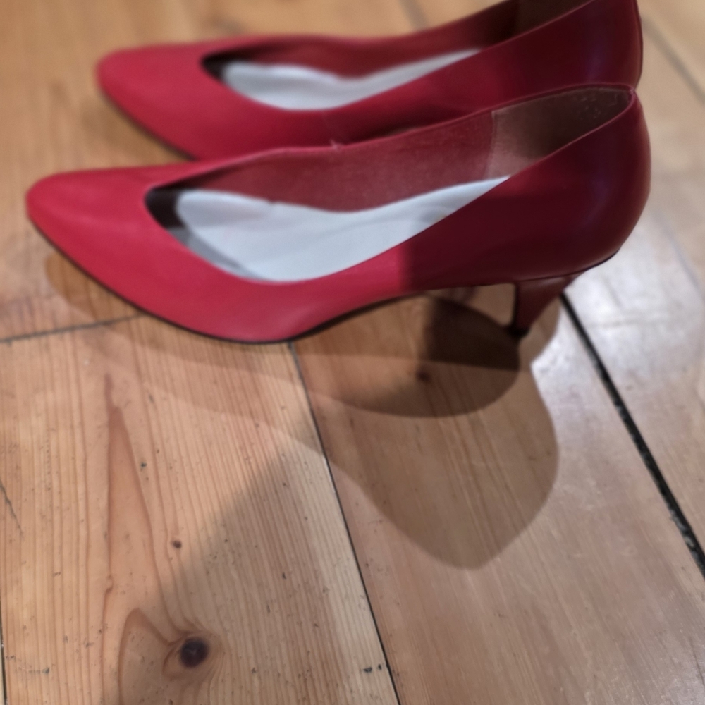 Vintage Etons  Red Women's Heels - Picture 3 of 5